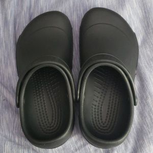 Crocs Slip Resistant Size 6 clogs